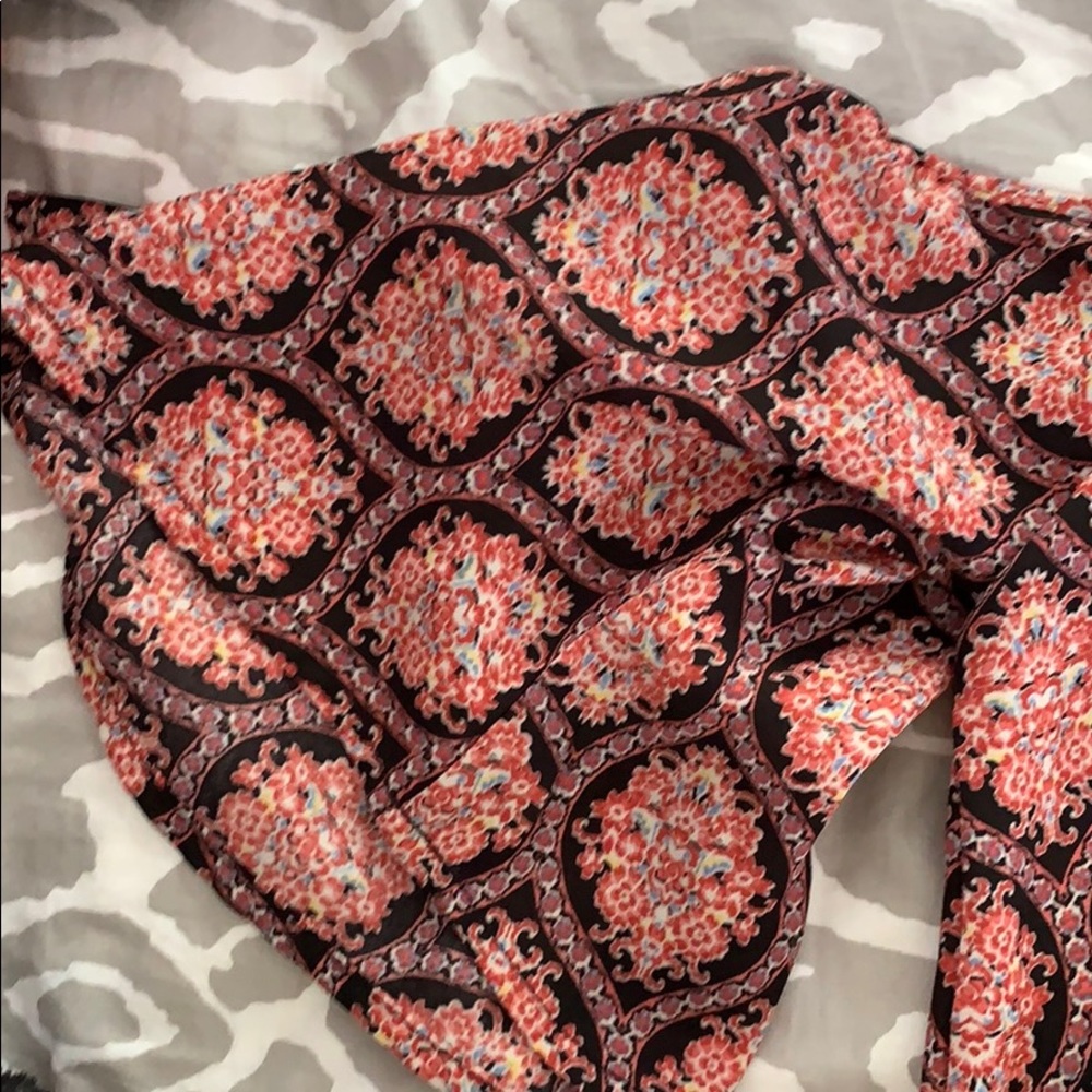 Patterned Blouse - Picture 4 of 4